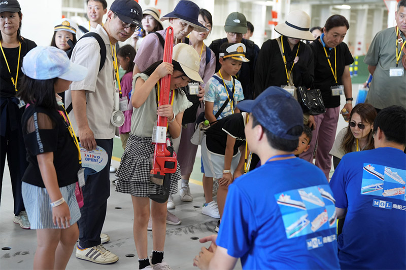 MOL Hosts Tour of Newest Car Carrier to Celebrate Marine Day  MOL Turkey